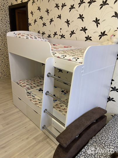 Кровать двухьярусная детская