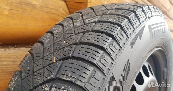 Pirelli Formula Ice FR 185/65 R15