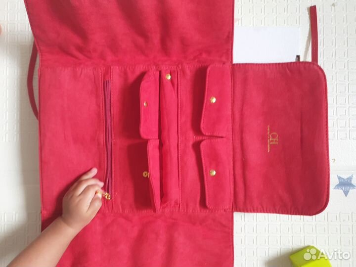 Косметичка-клатч Carolina Herrera