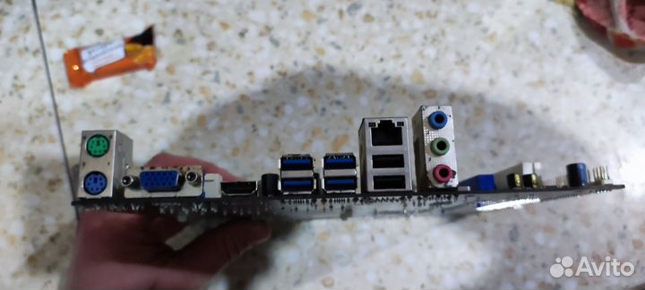Материнская плата asrock