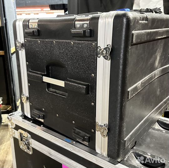 Продам Рэковый кейс Gator G-shock-8L