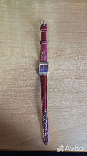 Золотые часы женские