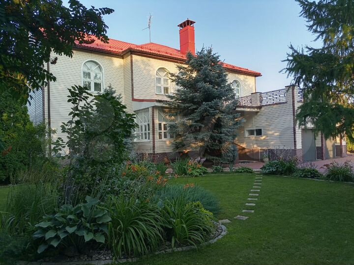 Дом 400 м² на участке 19 сот.