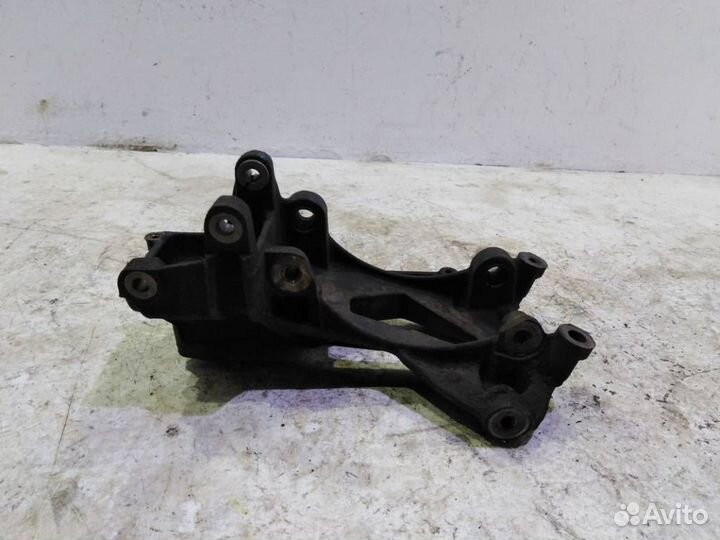 Кронштейн генератора Пежо