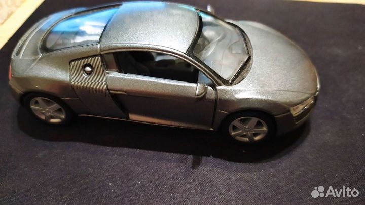 Модель audi R8 m1/36