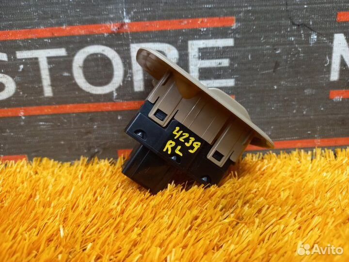 Кнопка стеклоподъемника задняя левая Volvo Xc90