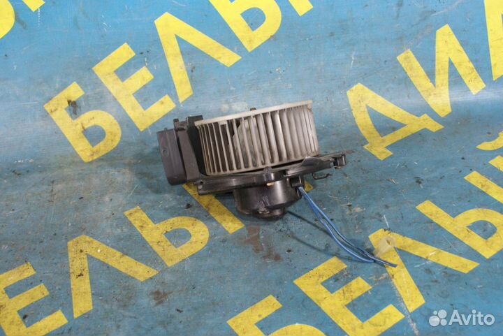 Моторчик печки mazda 323 F (BG)