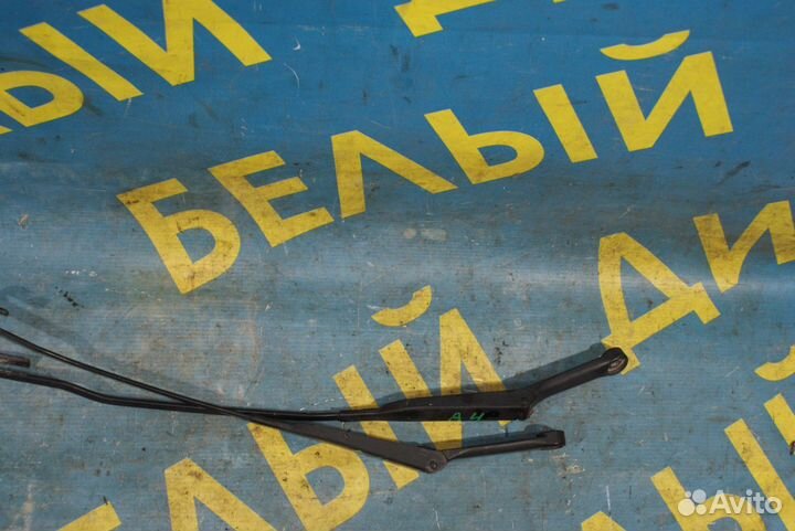 Поводки дворников Audi A4