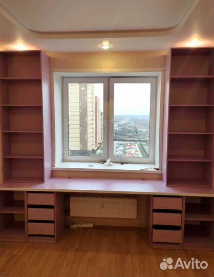 Рабочая зона у окна