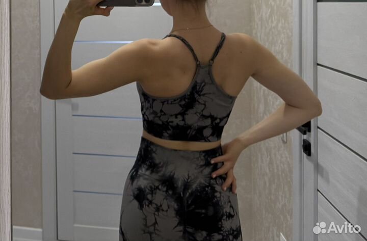 Спортивный костюм лосины топ