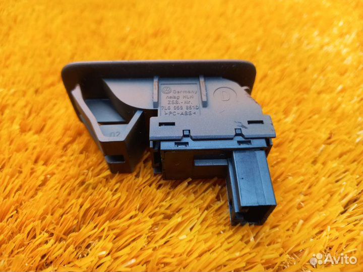 Кнопка стеклоподъемника задняя левая Volkswagen