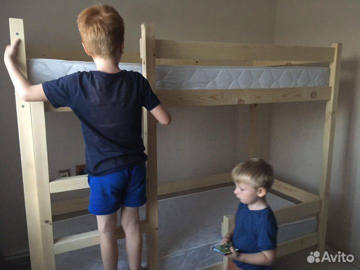 Кровать двухъярусная из сосны новая