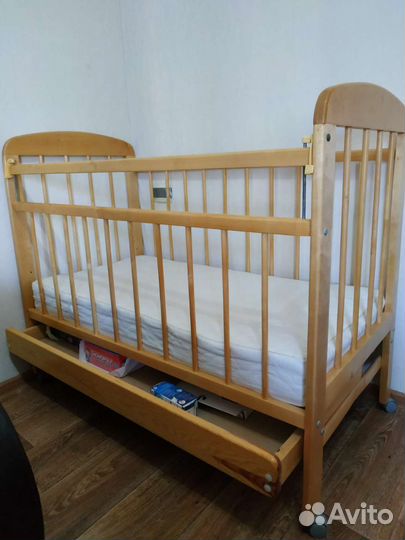 Детская кроватка