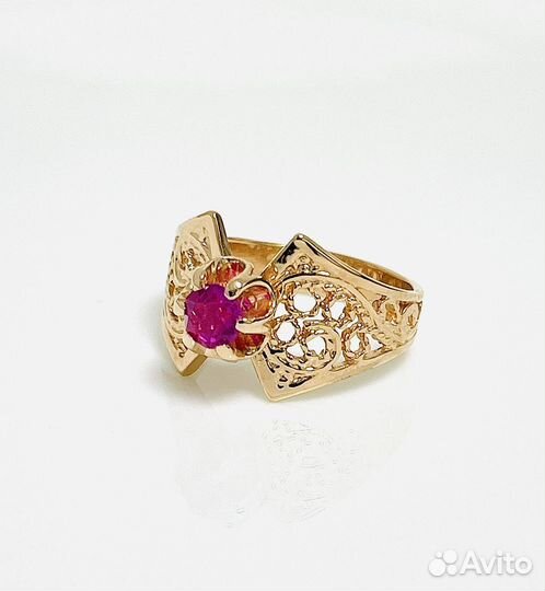 Золотое кольцо с корундом 583 проба