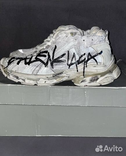 Balenciaga runner graffiti 2.0