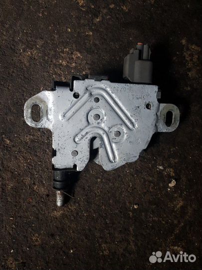 Замок Капота Ford Focus 2