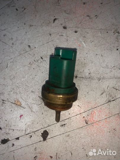 Датчик температуры охлаждающей жидкости Peugeot