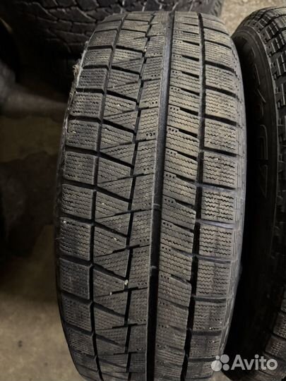 Bridgestone Blizzak Revo GZ 215/65 R17 98C