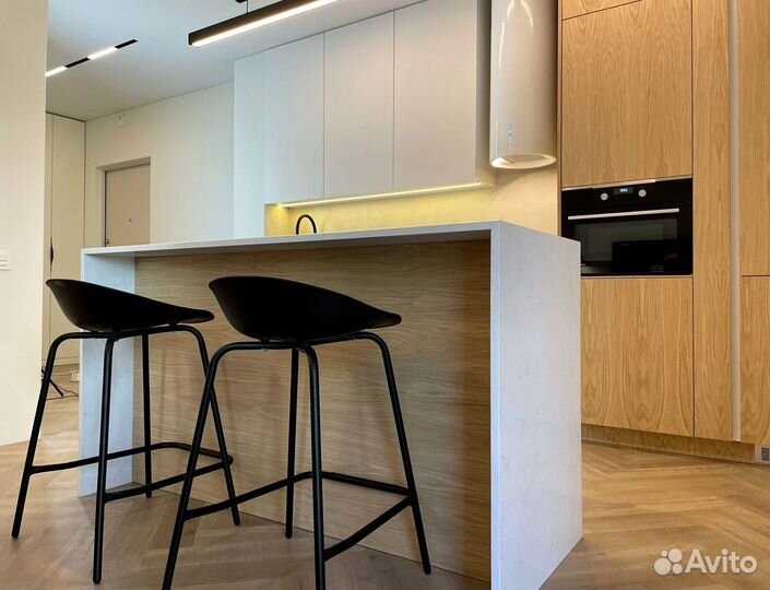 Кухня с барной стойкой островом