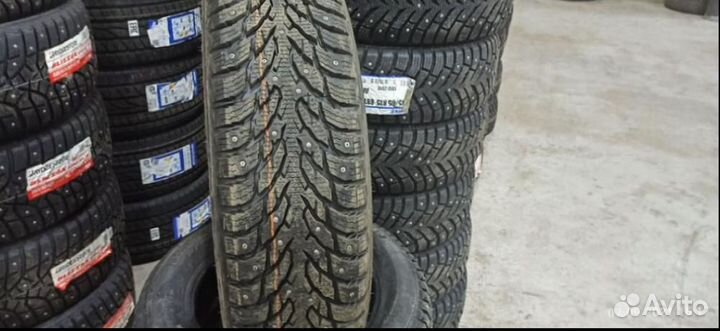 Nokian Tyres Hakkapeliitta 9 SUV 215/60 R17 100T