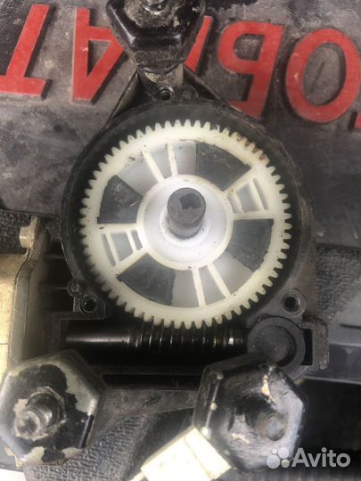 Моторчик стеклоподъемника ваз2115