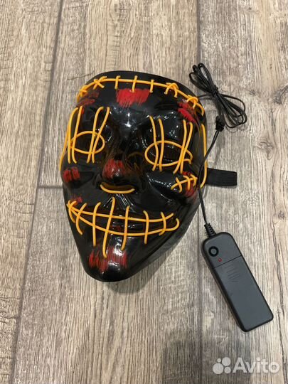 Маска анонимуса светяющия