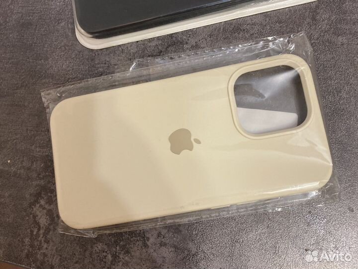 Чехол на iPhone 13 Pro