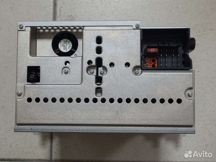 Магнитола Mercedec w639