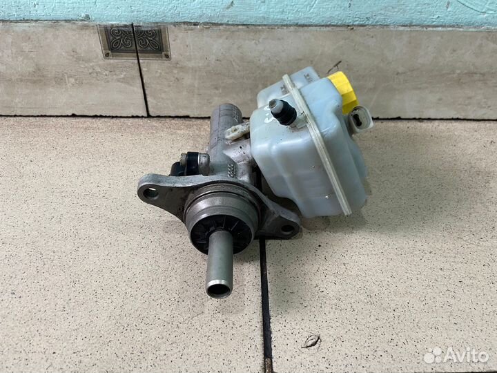 Главный тормозной цилиндр Volkswagen Polo 5