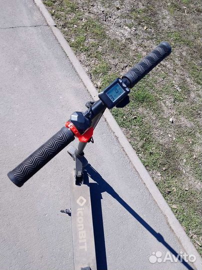 Электросамокат iconbit