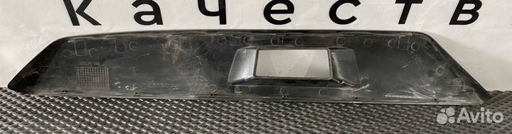 Накладка кронштейна зеркала прав. Volvo FH4