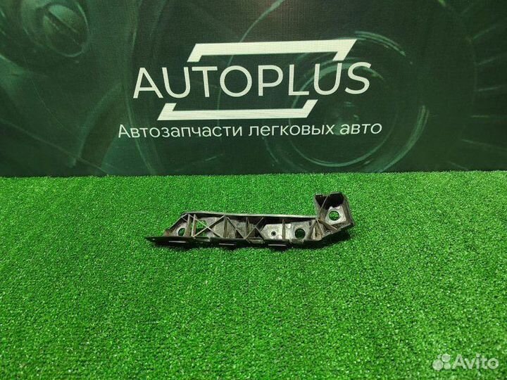 Кронштейн бампера передний левый Kia Ceed ED