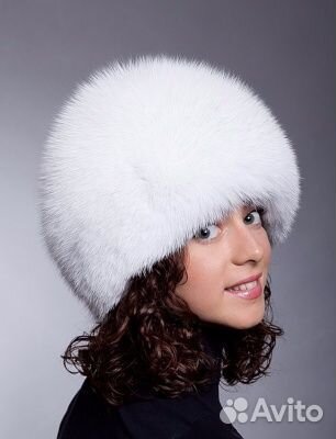 Шапка шар, цельная белая