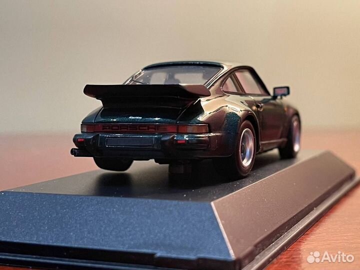 Porsche 911 turbo 3.3 1:43 (Spark)