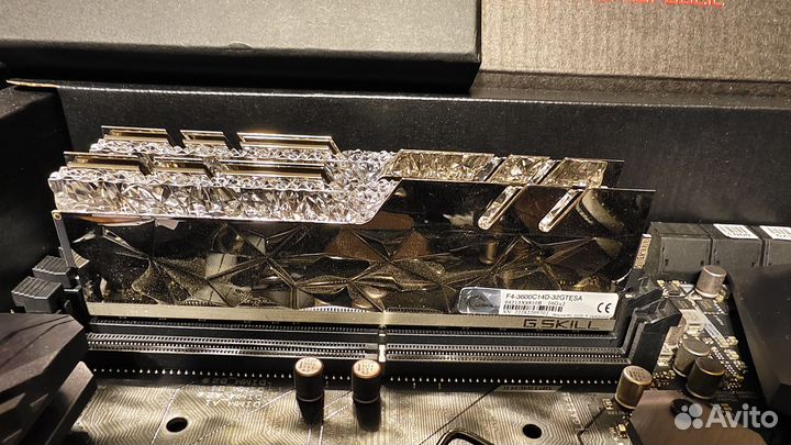 G.Skill Trident Z Royal Elite F4-3600C14D-32gtesa