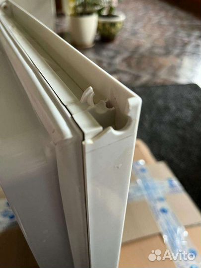 Дверца на морозильную камеру