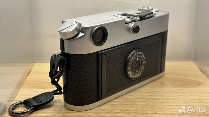 Пленочный фотоаппарат Leica M6