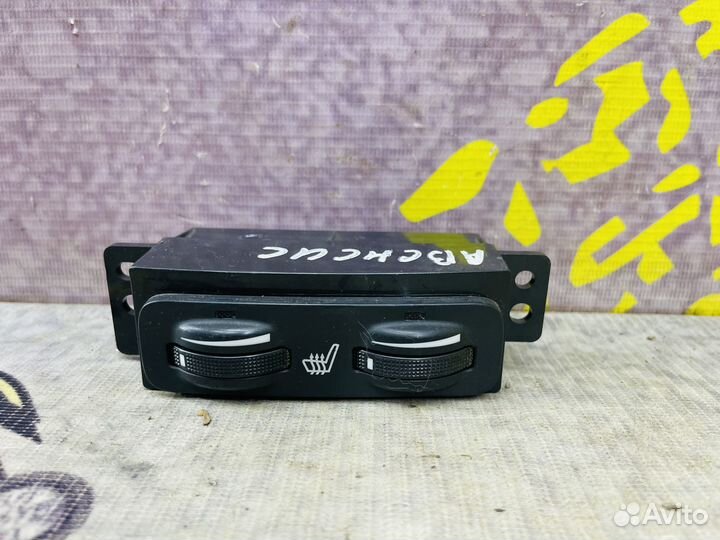 Кнопки обогрева сидений Авенсис Avensis T25