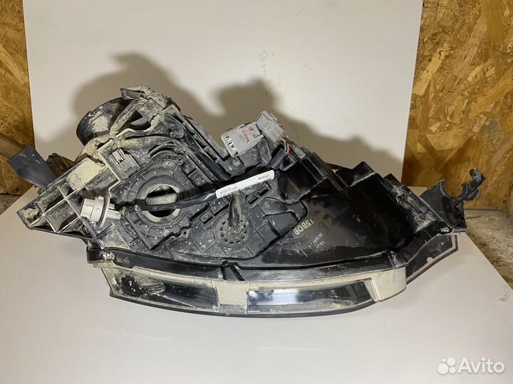 Фара левая митсубиси аутлендер