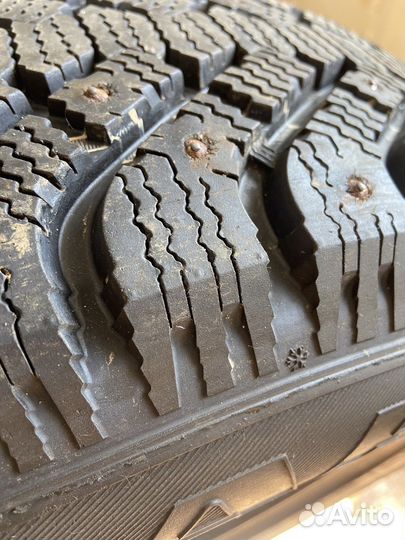 Goodyear UltraGrip 500 225/65 R17