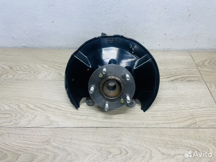 Кулак передний правый Honda Civic 4D 1.8