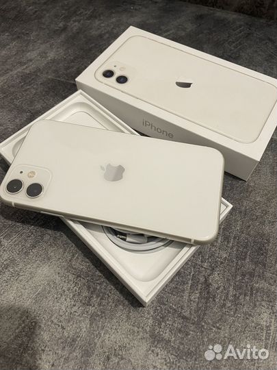 iPhone 11, 64 ГБ