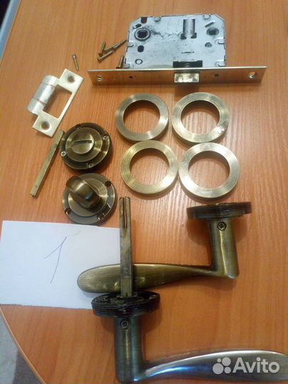 Замок дверной межкомнатный,петли