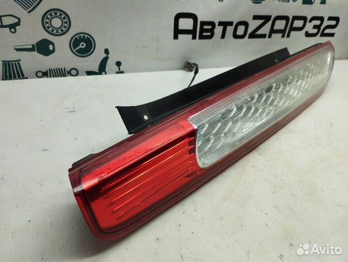 Фонарь задний левый Ford Focus хэтчбек 2010