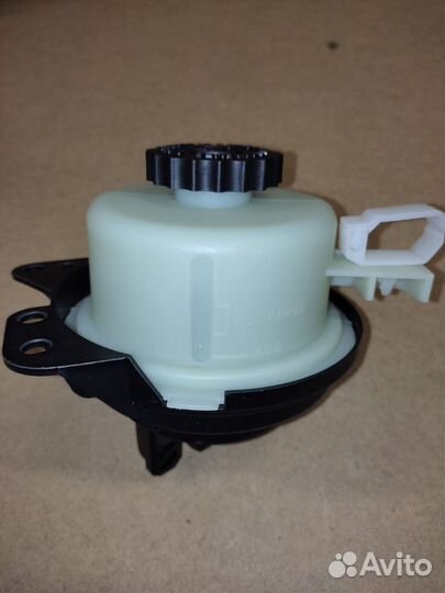 Бачок гур Dodge Caravan Chrysler Voyager