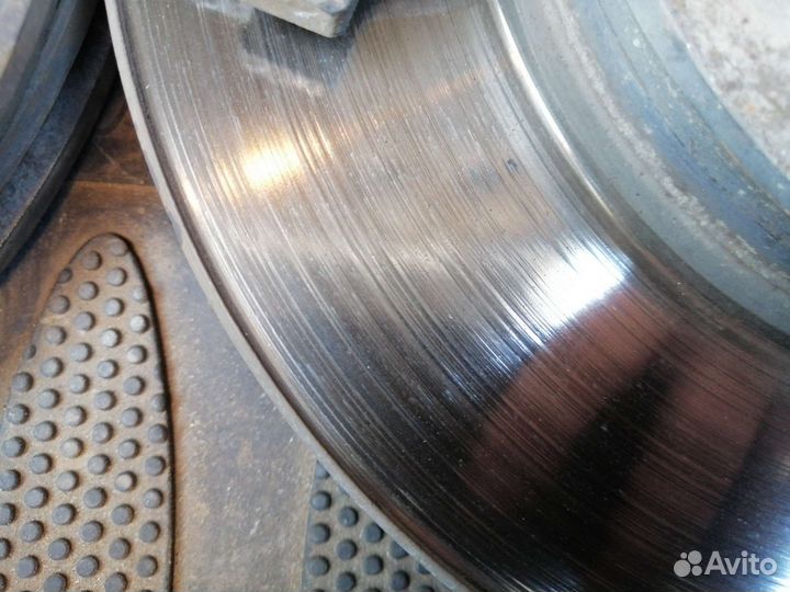 Тормозные диски бу на kia rio 3