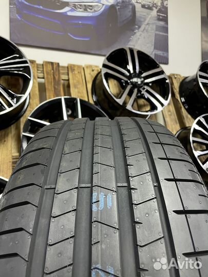 Pirelli P Zero PZ4 295/35 R21 107Y