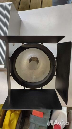 Светильник на трек