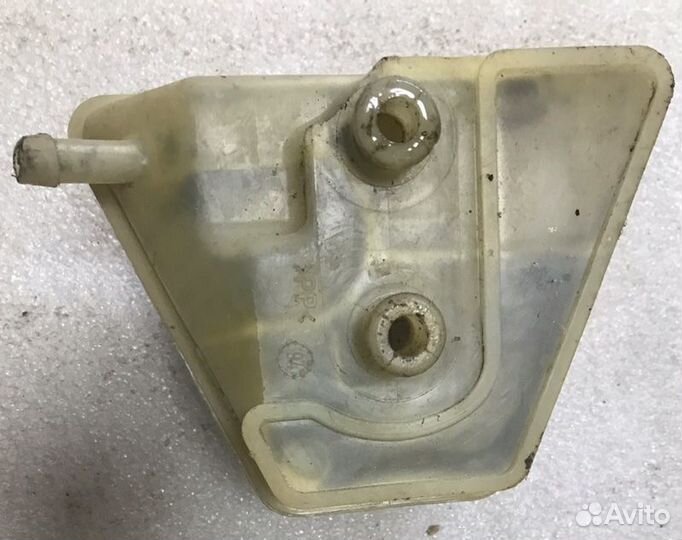 Бачок для тормозной жидкости Mercedes-Benz W202