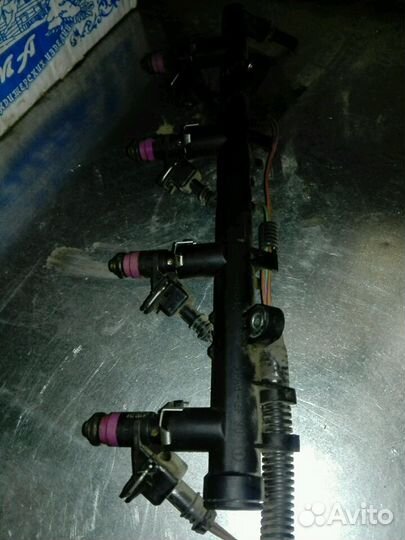 Топливная рампа форсунка Рено Меган 2